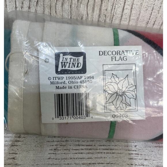 Vtg 1995 In The Wind Decorative Flag Poinsettia NEW Nylon Applique Large 28”x40” - Picture 4 of 5